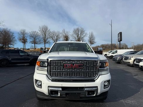 Used 2016 GMC Sierra 3500 Denali w/ Duramax Plus Package image 9