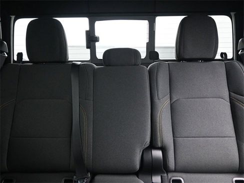 Used 2024 Jeep Gladiator Sport image 19