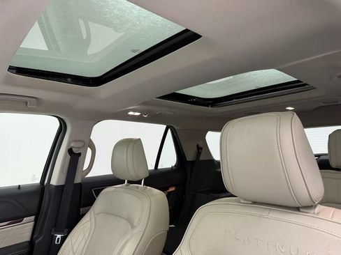 Used 2018 Ford Explorer Platinum AWD/4WD image 13