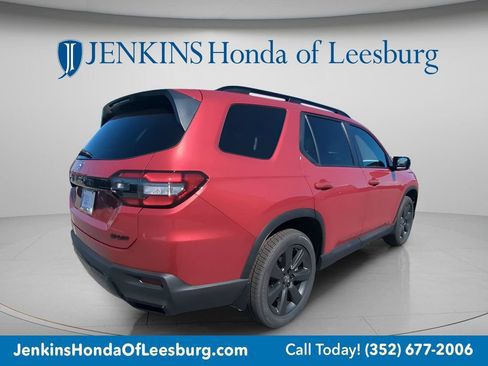 New 2026 Honda Pilot Sport image 3
