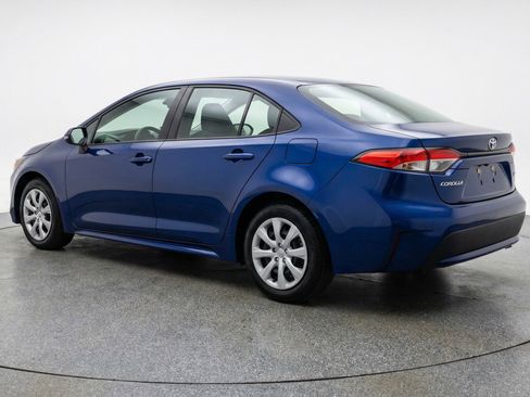 Used 2025 Toyota Corolla LE FWD image 6