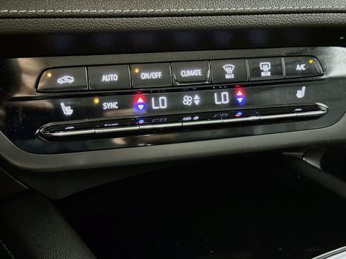 Used 2023 Buick Envision Preferred w/ Sport Touring Package AWD/4WD image 17