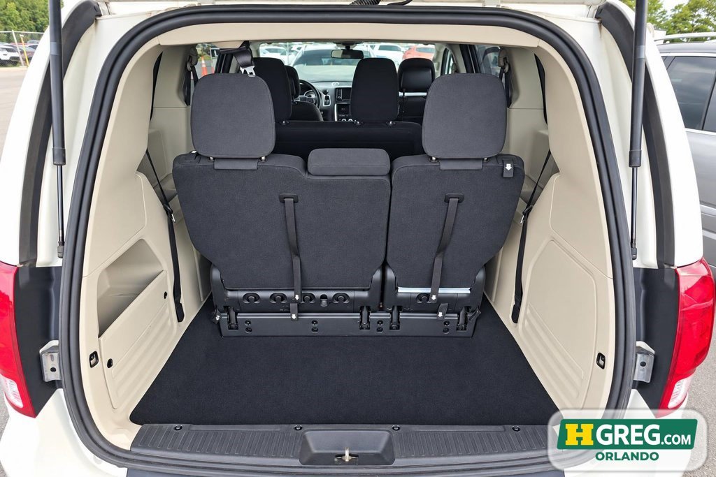 Used 2018 Dodge Grand Caravan SE FWD image 17