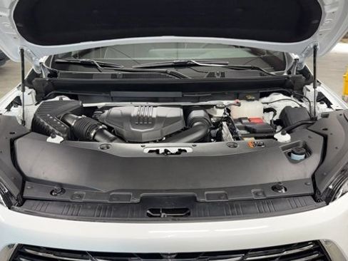 Used 2025 Buick Enclave Preferred image 10