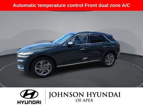 Used 2023 Genesis GV70 2.5T Select w/ Select Package image 4