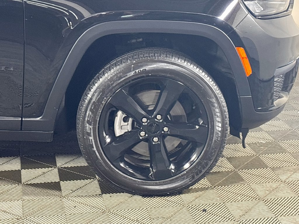 Used 2024 Jeep Grand Cherokee L Altitude AWD/4WD image 23