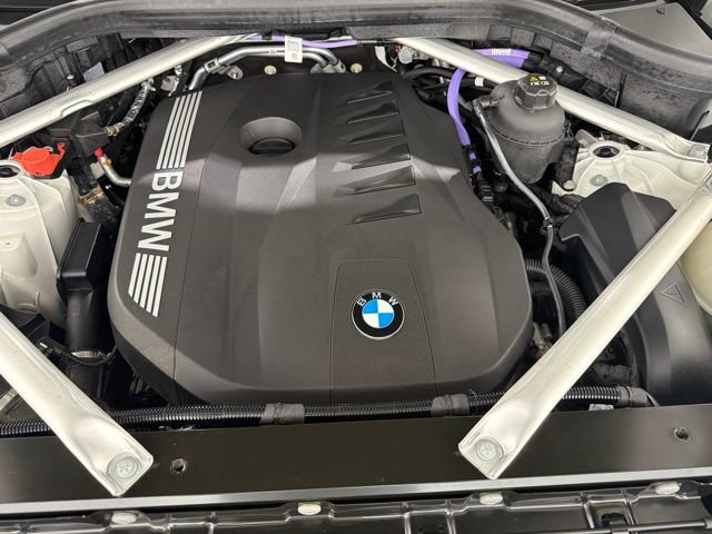 Used 2025 BMW X5 xDrive40i w/ M Sport Package AWD/4WD image 44