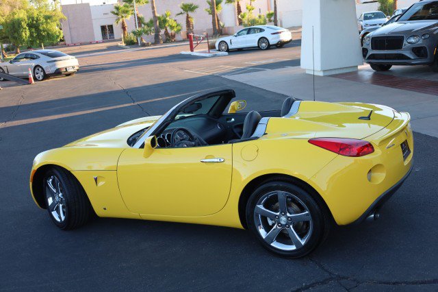 Used 2008 Pontiac Solstice GXP w/ Premium Package RWD image 17