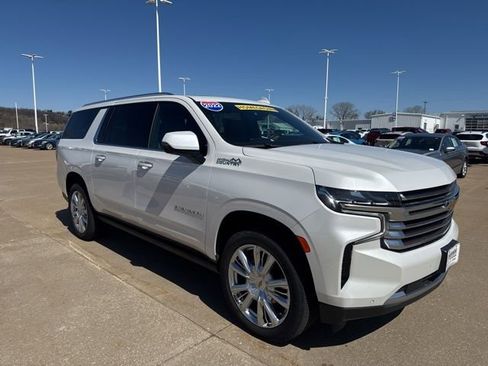 Used 2022 Chevrolet Suburban High Country image 1