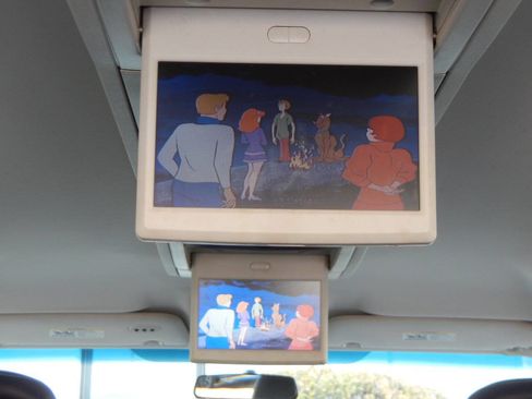 Used 2010 Chrysler Town & Country Touring Plus image 47