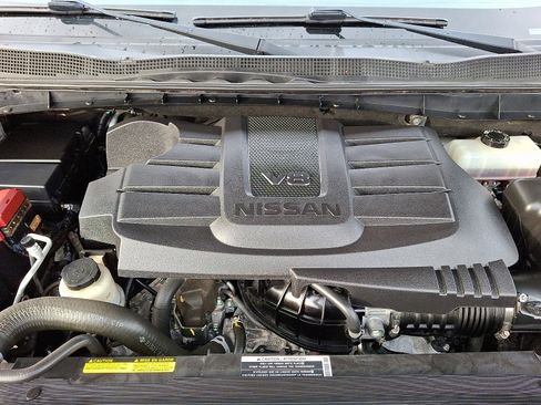 Used 2021 Nissan Titan SV w/ SV Convenience Package image 27