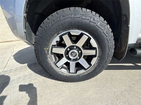 Used 2019 Toyota 4Runner TRD Off-Road image 10