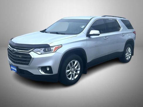 Used 2021 Chevrolet Traverse LT image 1