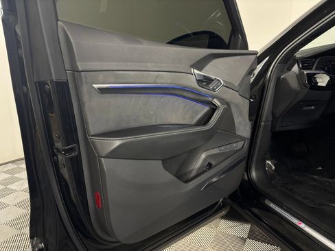 Used 2023 Audi e-tron Prestige AWD/4WD image 15