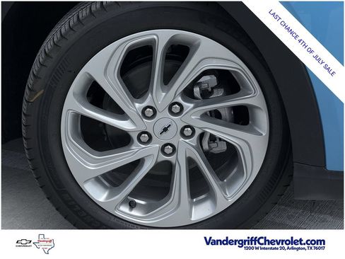New 2027 Chevrolet Bolt LT FWD image 9