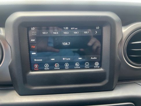 Used 2023 Jeep Wrangler Unlimited AWD/4WD image 30