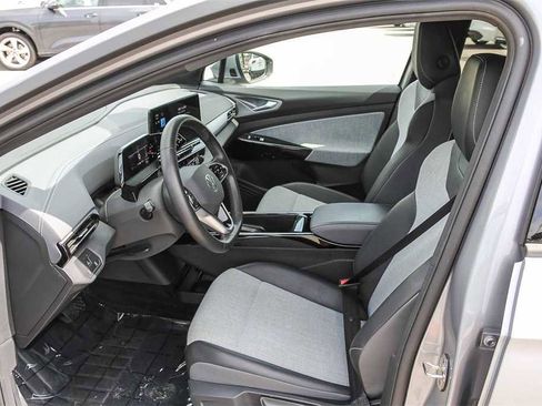 Used 2023 Volkswagen ID.4 Pro image 18
