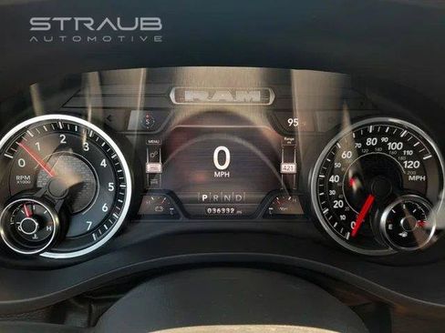 Used 2022 RAM 1500 Big Horn AWD/4WD image 12