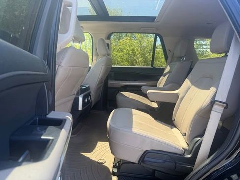 Used 2022 Ford Expedition Limited AWD/4WD image 8
