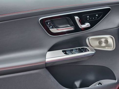 New 2026 Mercedes-Benz GLC 43 AMG 4MATIC image 10