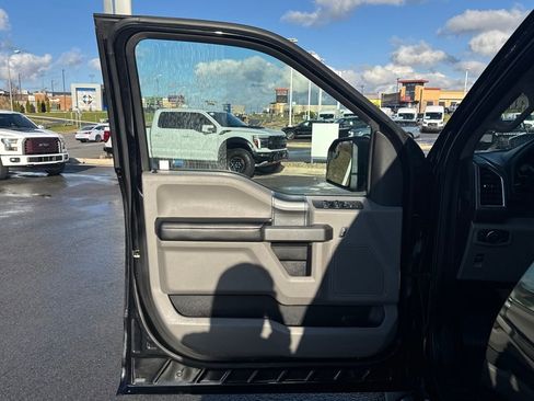 Used 2016 Ford F150 XLT w/ XTR Package image 25