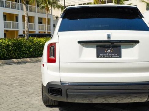 Used 2024 Rolls-Royce Cullinan image 30