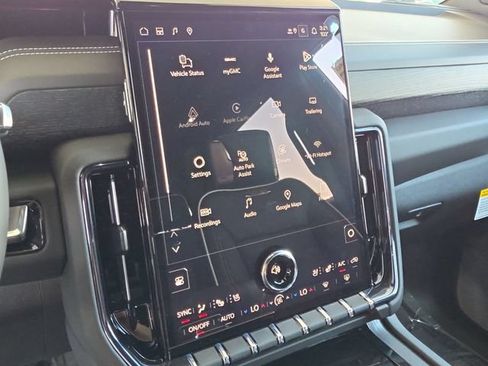 New 2026 GMC Yukon XL AT4 Ultimate AWD/4WD image 12