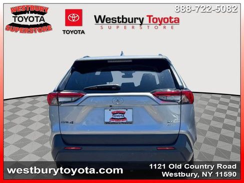 Used 2024 Toyota RAV4 XLE AWD/4WD image 7