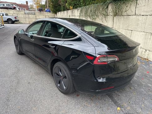 Used 2018 Tesla Model 3 Mid Range image 5