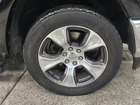 Used 2019 RAM 1500 Laramie image 11