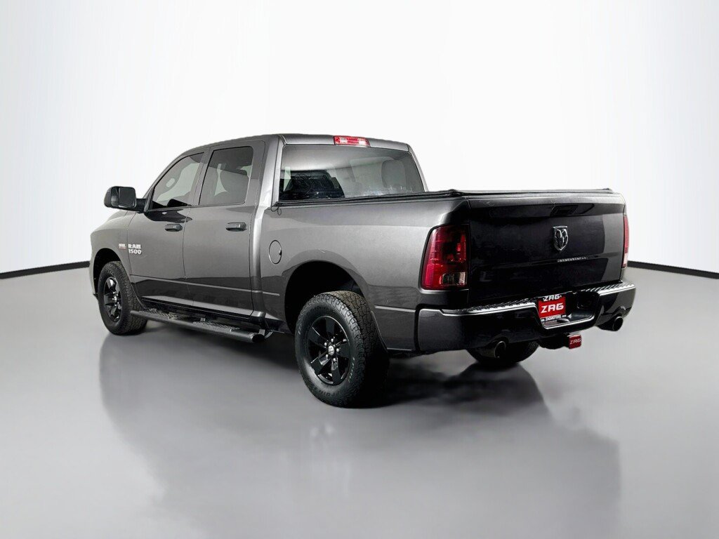 Used 2017 RAM 1500 Express AWD/4WD image 3