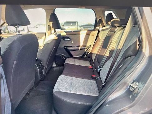 Used 2023 Nissan Rogue SV image 14