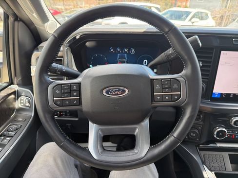 Used 2024 Ford F250 Lariat w/ Lariat Ultimate Package AWD/4WD image 27