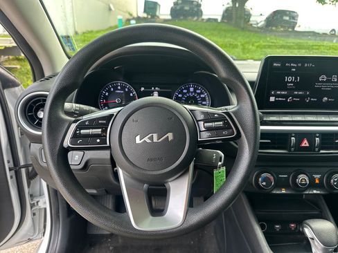 Used 2024 Kia Forte LXS w/ LXS Technology Package FWD image 14