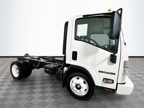 New 2026 Isuzu NPR RWD image 3
