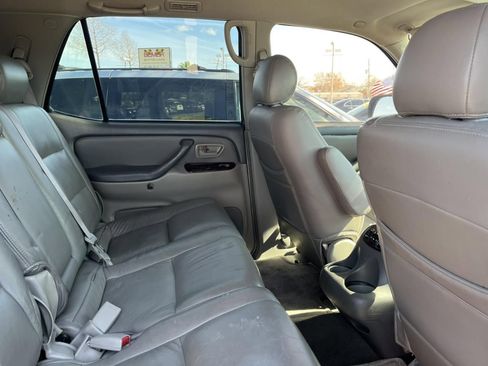 Used 2005 Toyota Sequoia SR5 image 28