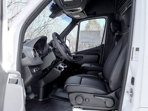 Used 2026 Mercedes-Benz Sprinter 2500 image 12