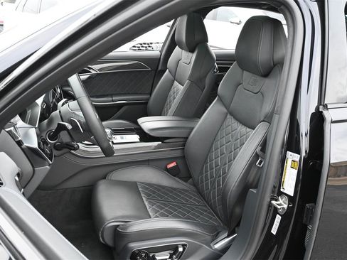 Used 2024 Audi S8 image 16