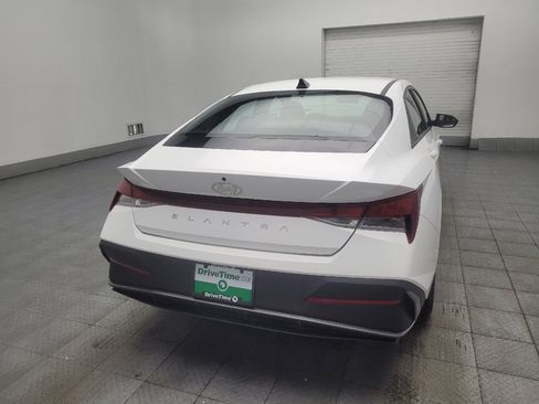 Used 2024 Hyundai Elantra SEL FWD image 7