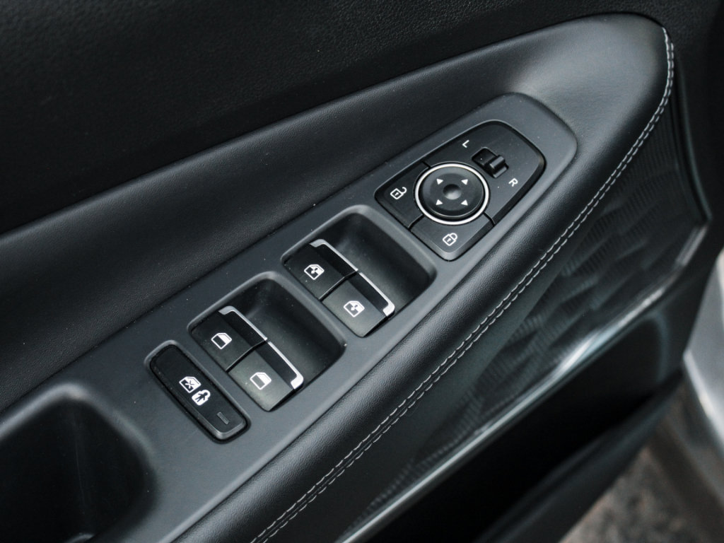 Used 2023 Hyundai Santa Fe SEL Premium AWD/4WD image 9