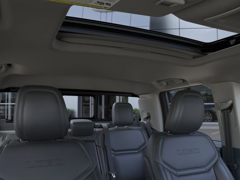 New 2026 Ford Maverick Lobo AWD/4WD image 38