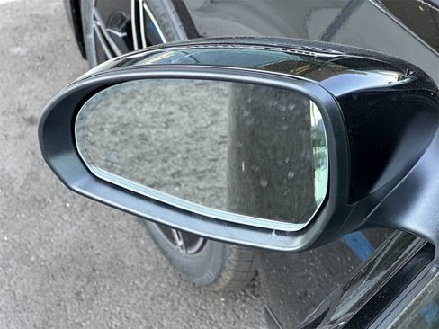 New 2025 Mercedes-Benz C 300 4MATIC Sedan image 9