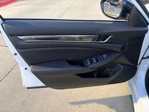 Used 2021 Honda Accord Sport image 11