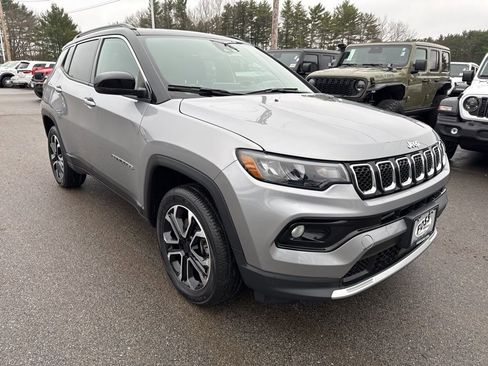 Used 2023 Jeep Compass Limited w/ Sun and Sound Group image 7