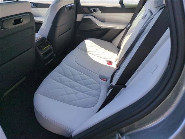 New 2026 BMW X5 sDrive40i w/ Premium Package RWD image 16