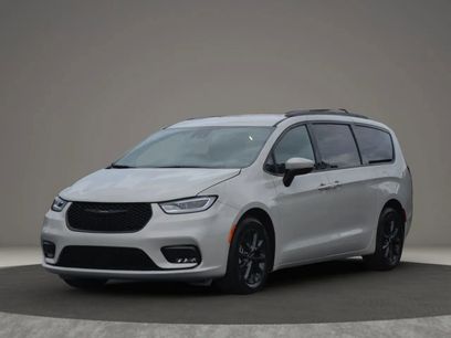 Used 2021 Chrysler Pacifica Touring w/ S Appearance Package