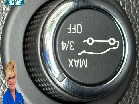 Used 2022 Chevrolet Traverse RS FWD image 39