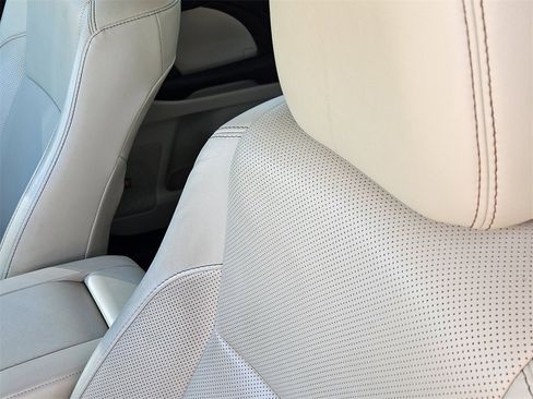 Used 2017 Toyota Highlander Limited Platinum image 24