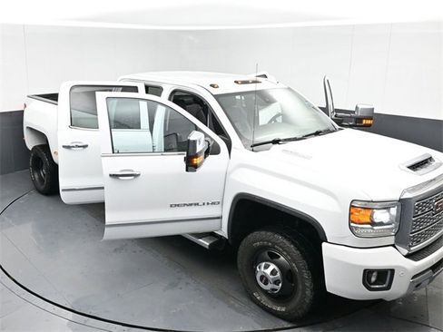Used 2018 GMC Sierra 3500 Denali w/ Duramax Plus Package image 49