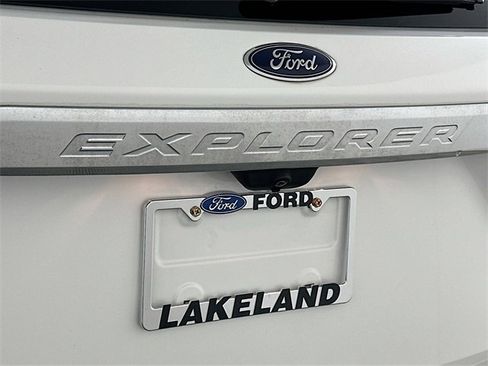 Used 2020 Ford Explorer Platinum w/ Premium Technology Package image 29
